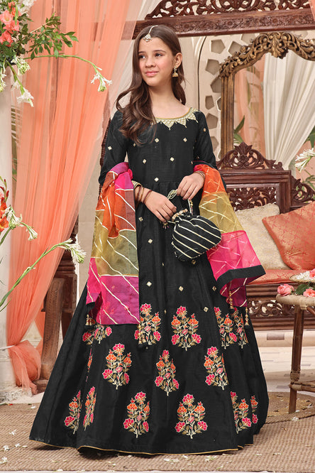 Aari Embroidered Long Maxi | SHENDI | M3155