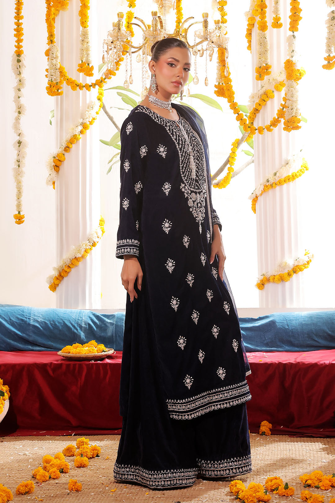 Handwork Embroidered Velvet Luxury Suit | SHENDI | P202392