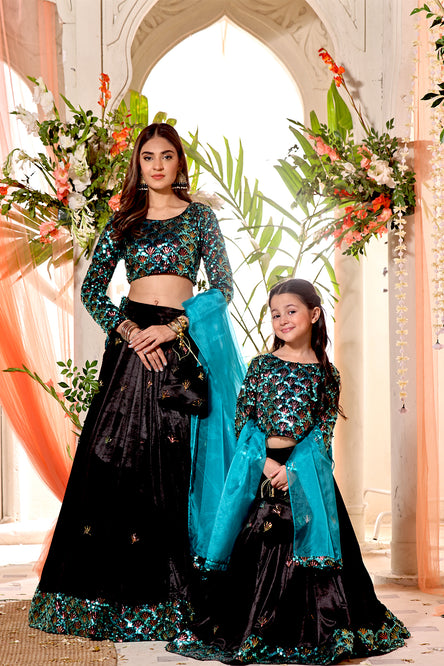 Mom & Daughter Gown Dresses Online | Luxury Designer Wear Online in India –  www.liandli.in