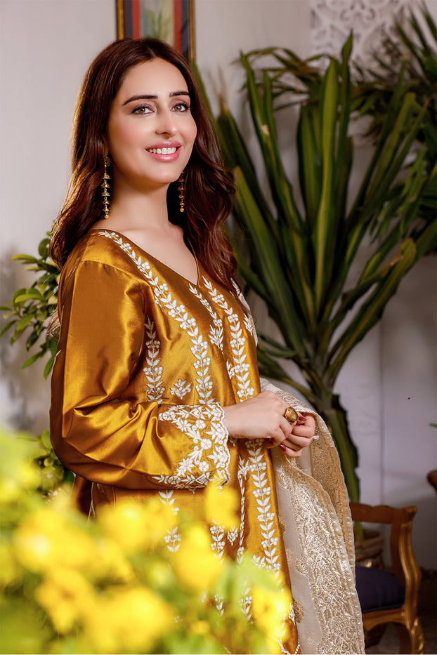 Aari Embroidered Lychee Silk luxury Pret 3pc Suit | KAIRA | S202188