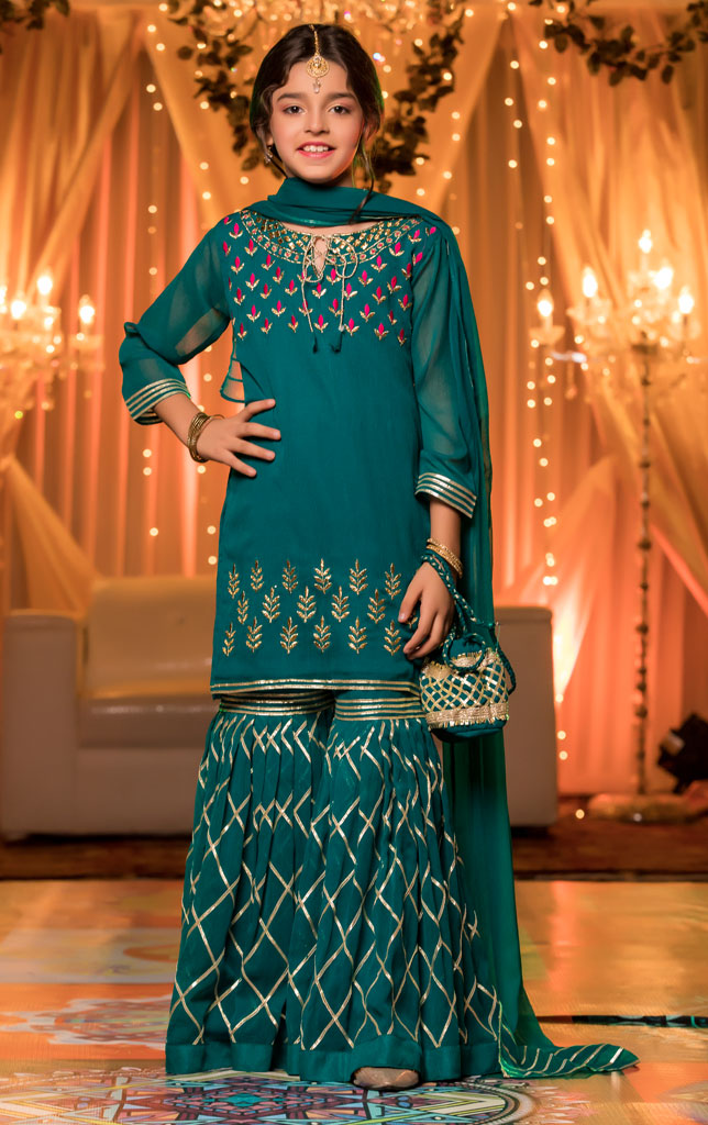 Gotta Embroidered Chiffon Gharara Suit | FW18 | NG632 – SANA'S